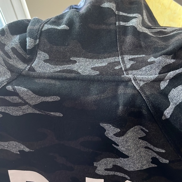 DKNY Camo sweatshirt size L/ G NWT - Picture 10 of 12